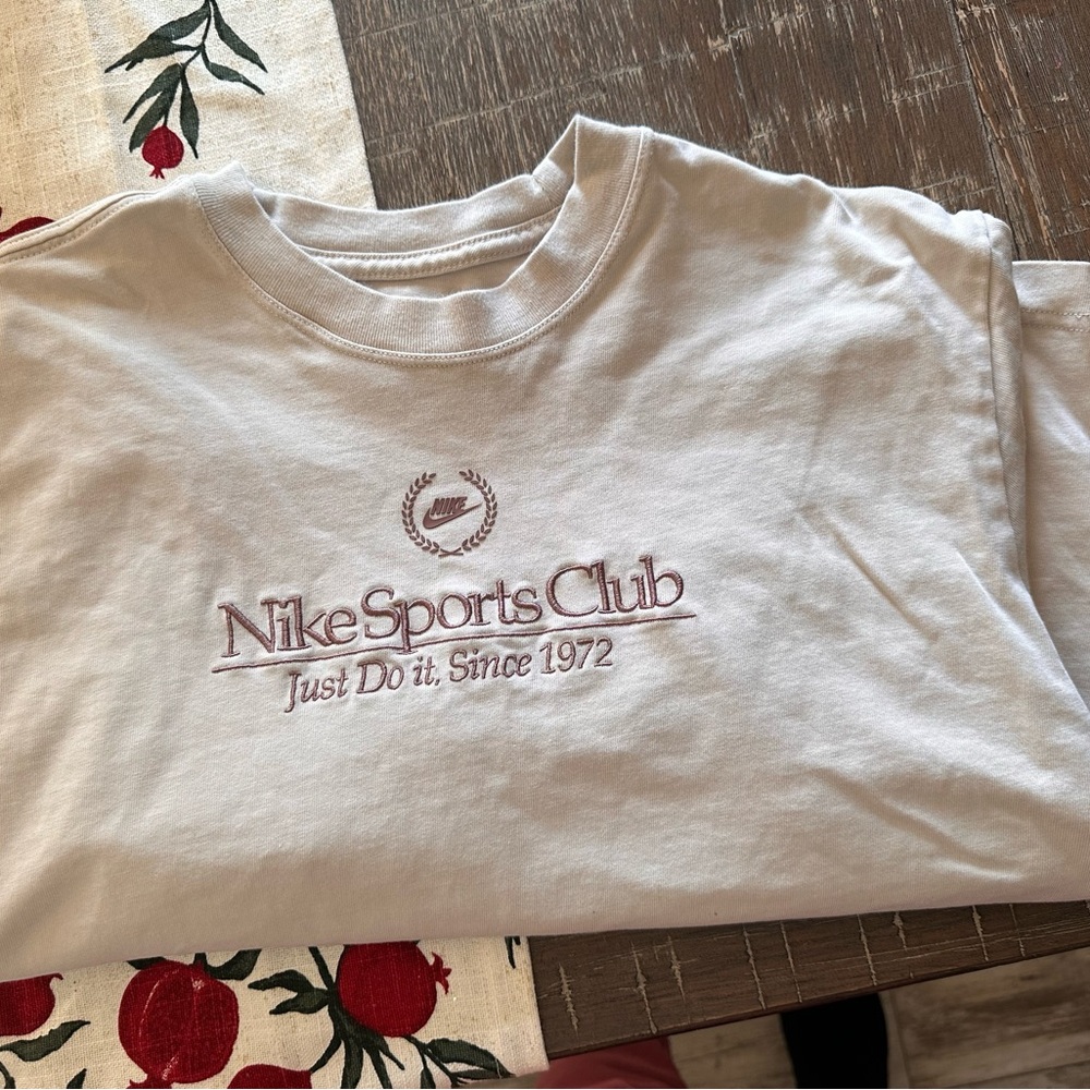 Nike Sports Club White Womens Beige Tee